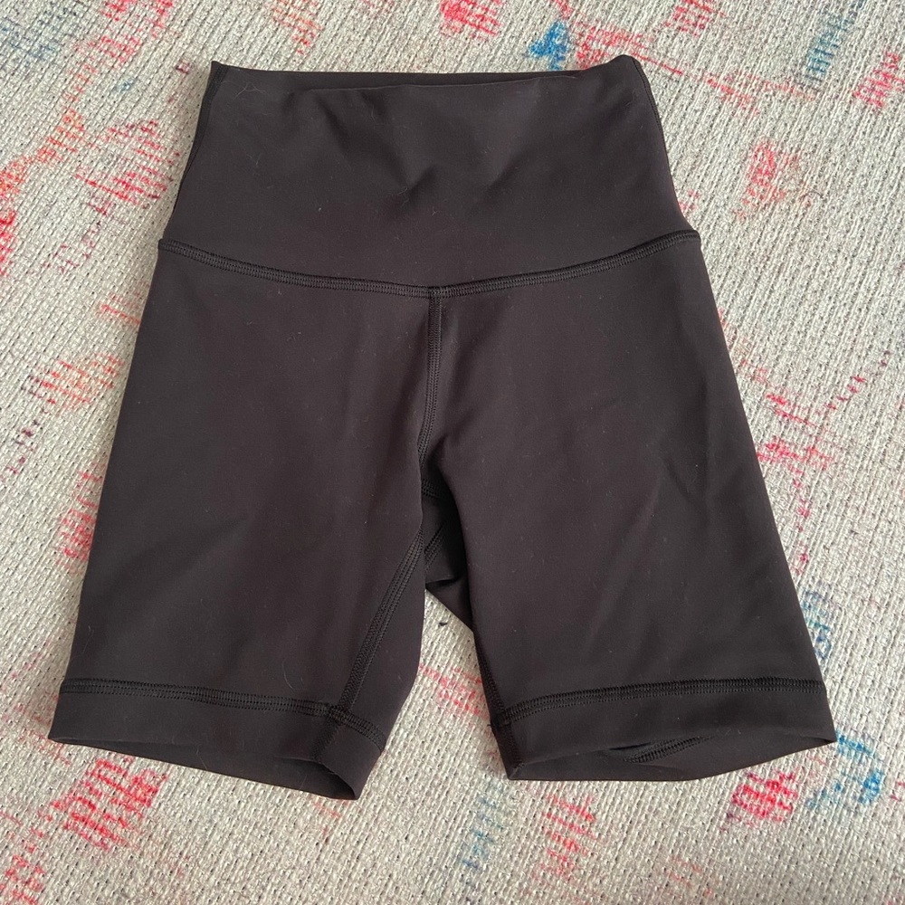Lululemon Black Align Shorts Size 2 - 6” length
